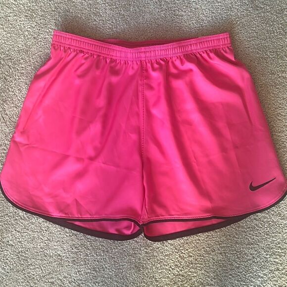 Nike Women’s Dri-Fit Laser Woven V Short! - Picture 1 of 8